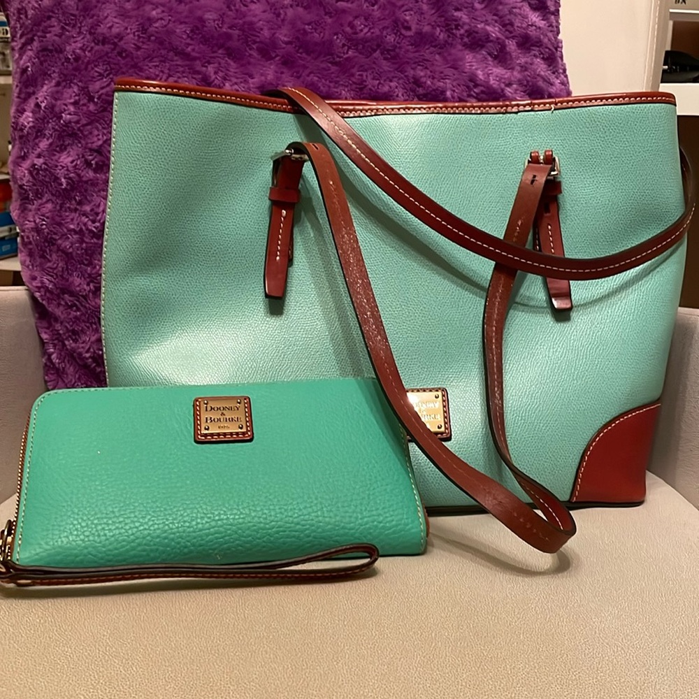 Gently used purse w/ matching wallet
